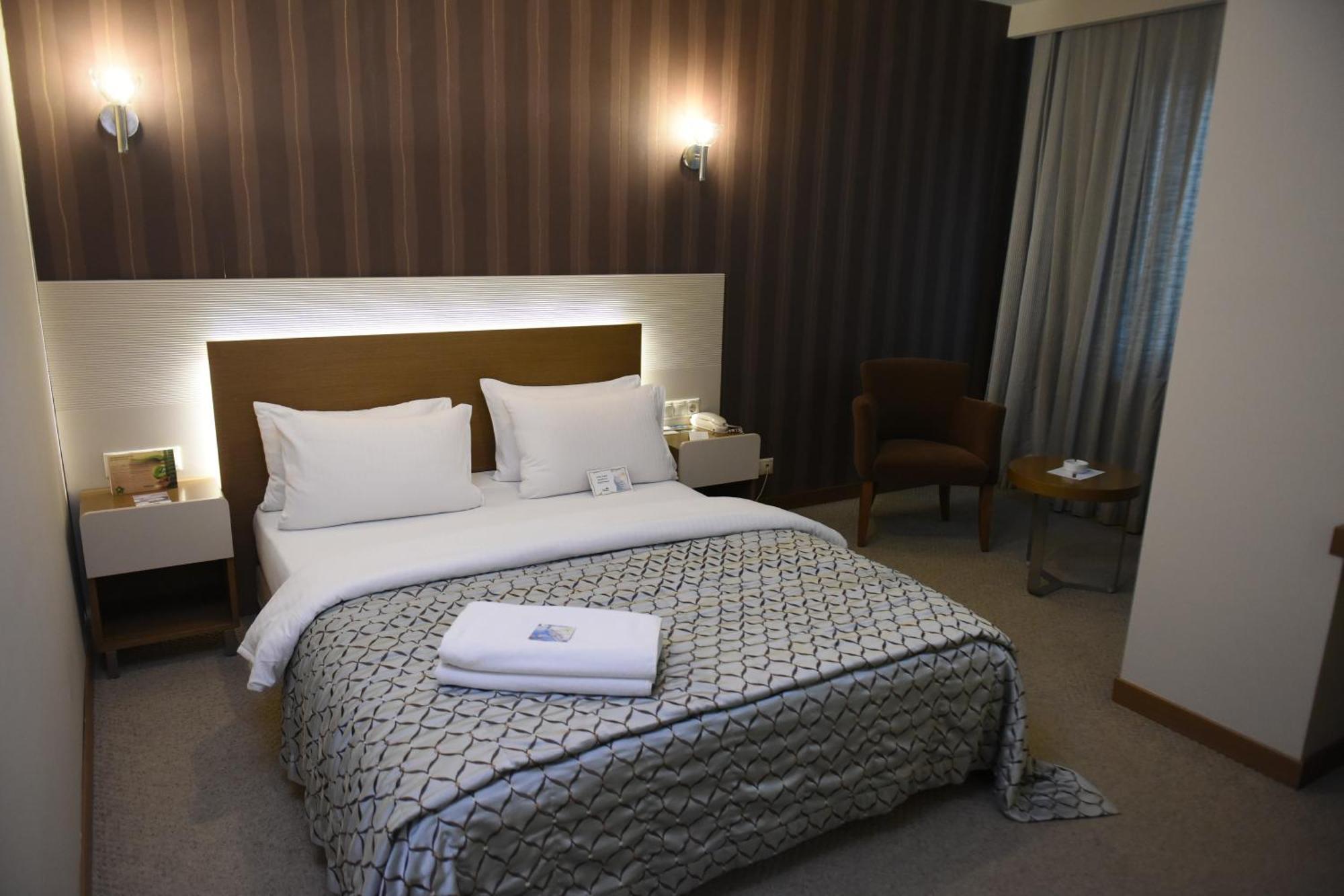 Baliktasi City Hotel & Spa オルドゥ エクステリア 写真